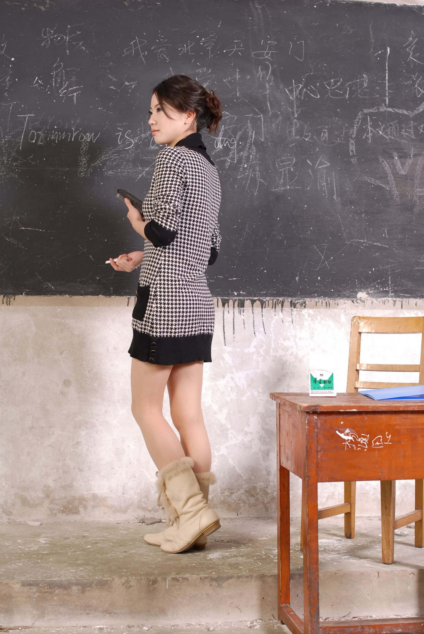 图片[2]-中高艺模特网 丝袜美脚 judy 丝袜高跟教师 篇一-91美腿图片网