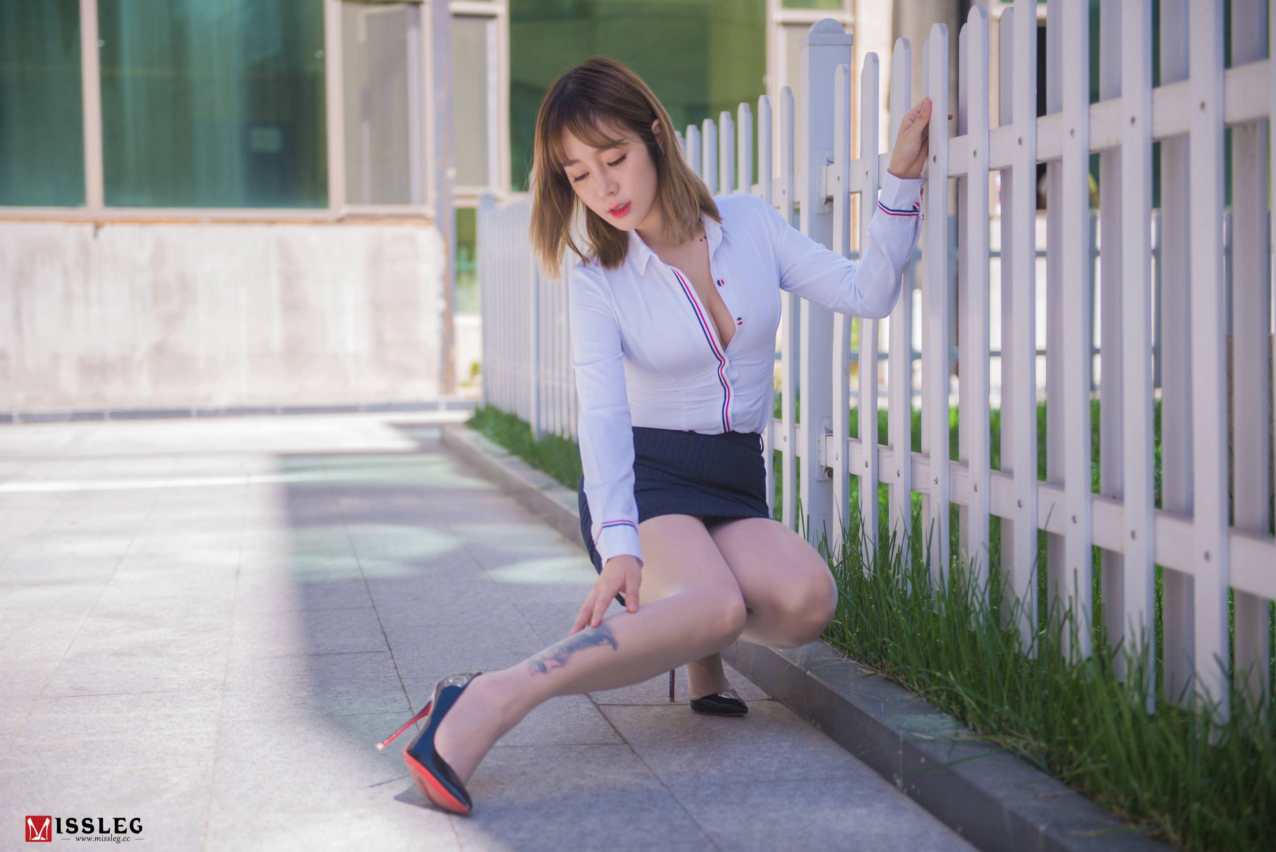 图片[12]-MISSLEG蜜丝2018年V003 王语纯 撕裂的OL 制服诱惑图册-91美腿图片网