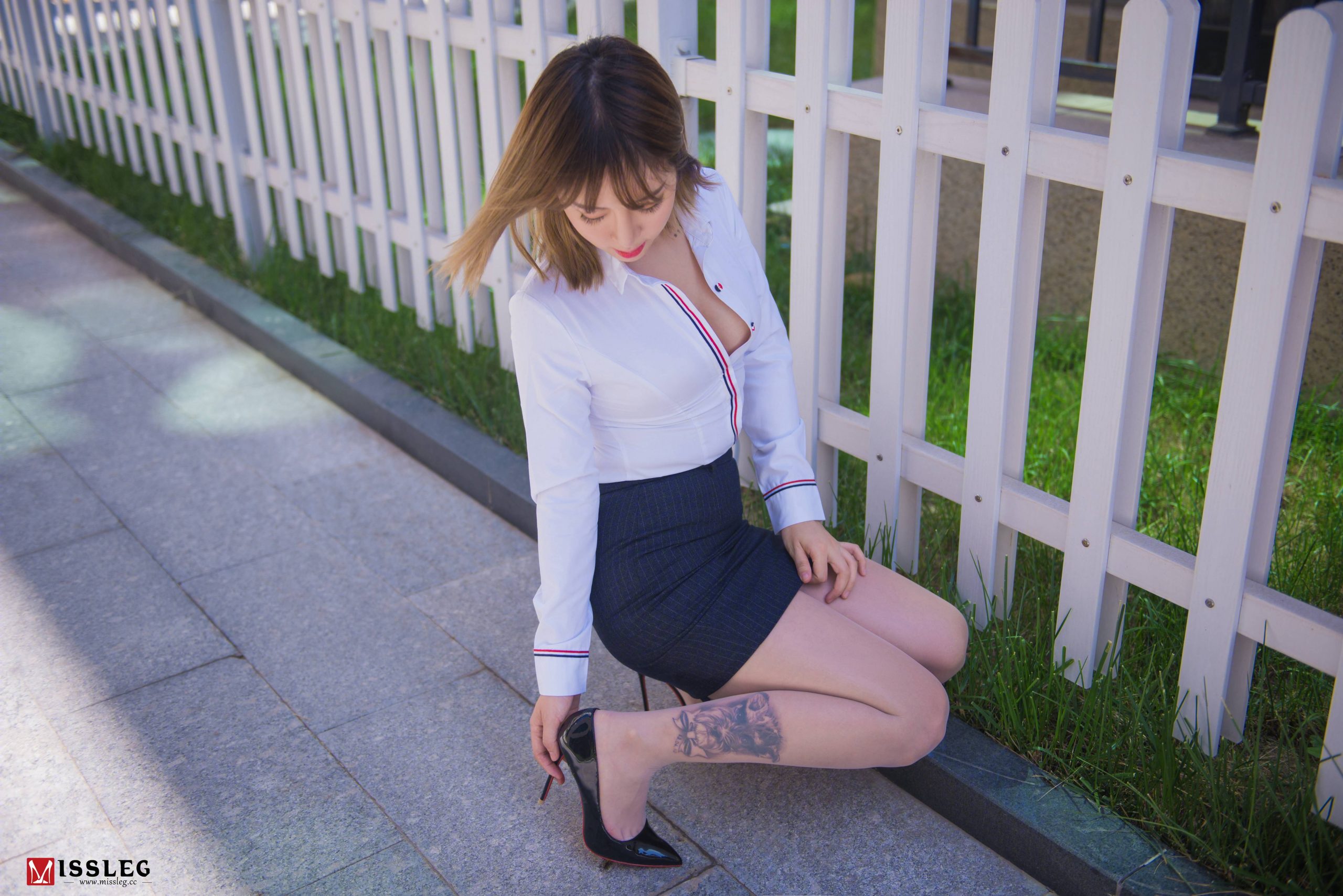 图片[11]-MISSLEG蜜丝2018年V003 王语纯 撕裂的OL 制服诱惑图册-91美腿图片网