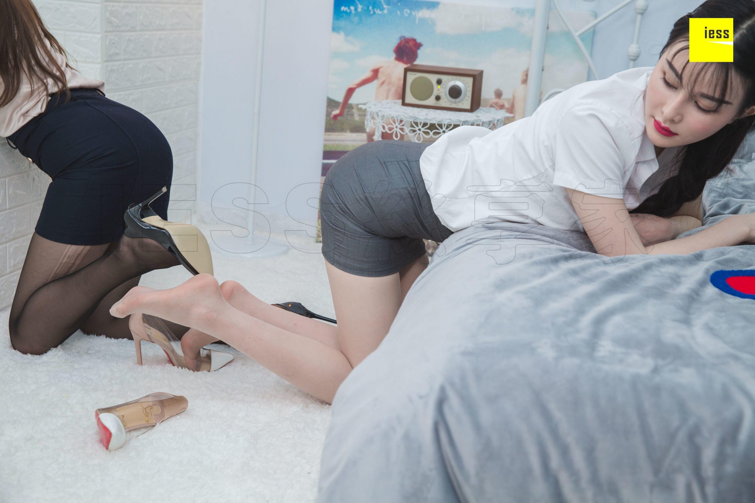 图片[5]-iess异思趣向 九妹 梦梦 职场闺蜜 ol制服诱惑89P 高清丝袜美腿写真图-91美腿图片网