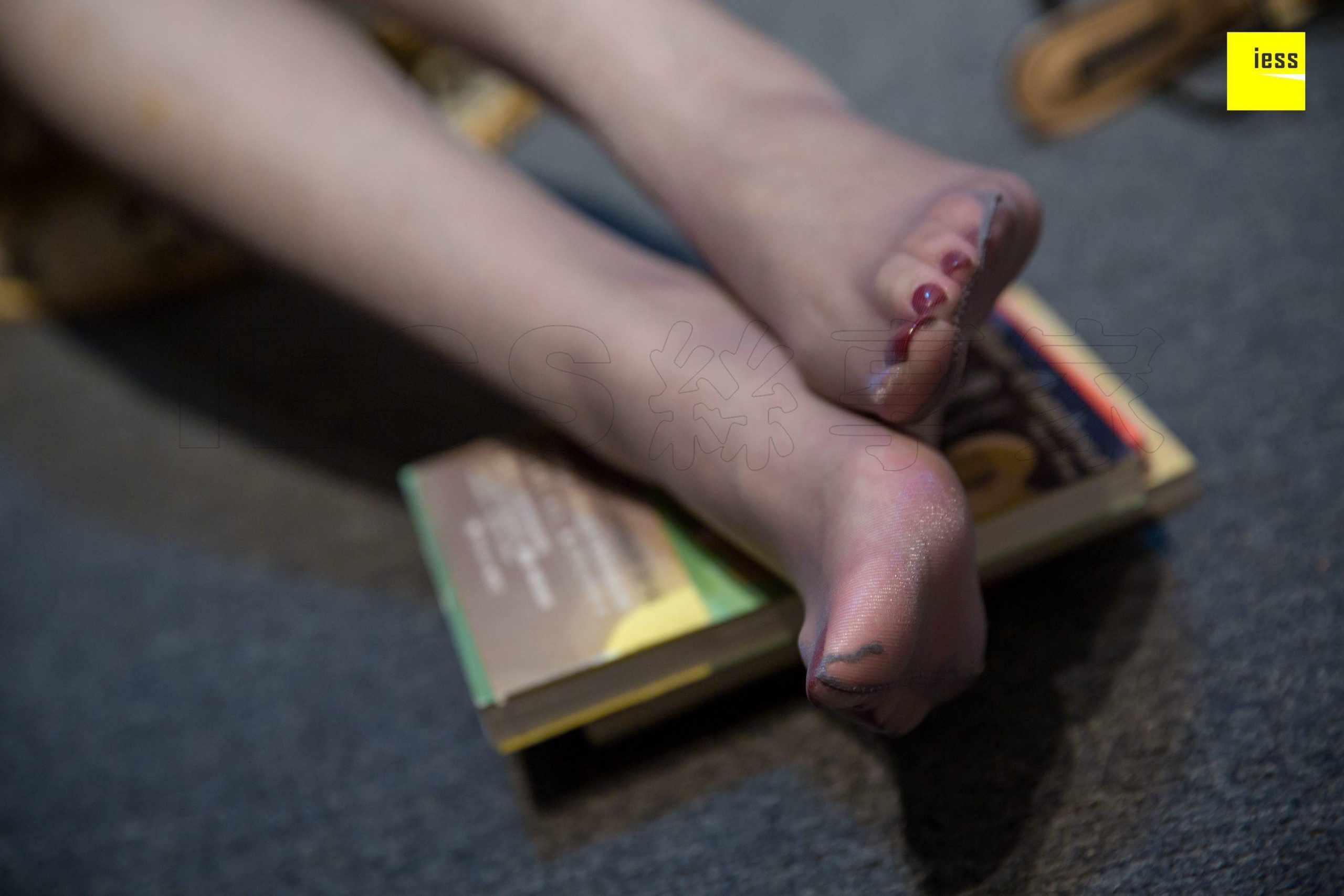 图片[60]-iess异思趣向 NO.278 紫紫95P 御姐白色连衣裙 高清丝袜美腿写真图-91美腿图片网