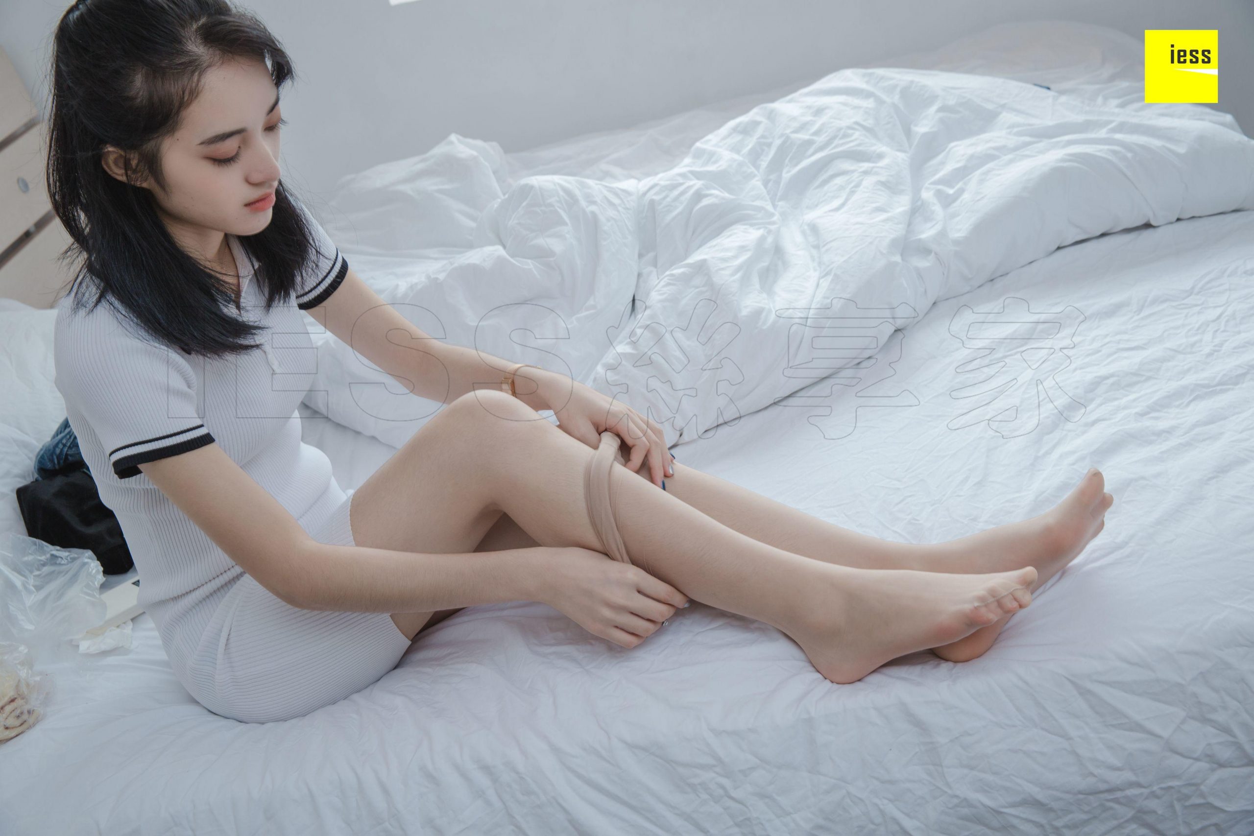 图片[90]-iess异思趣向 美女服装店主姗姗 篇一 高清丝袜美腿写真图-91美腿图片网