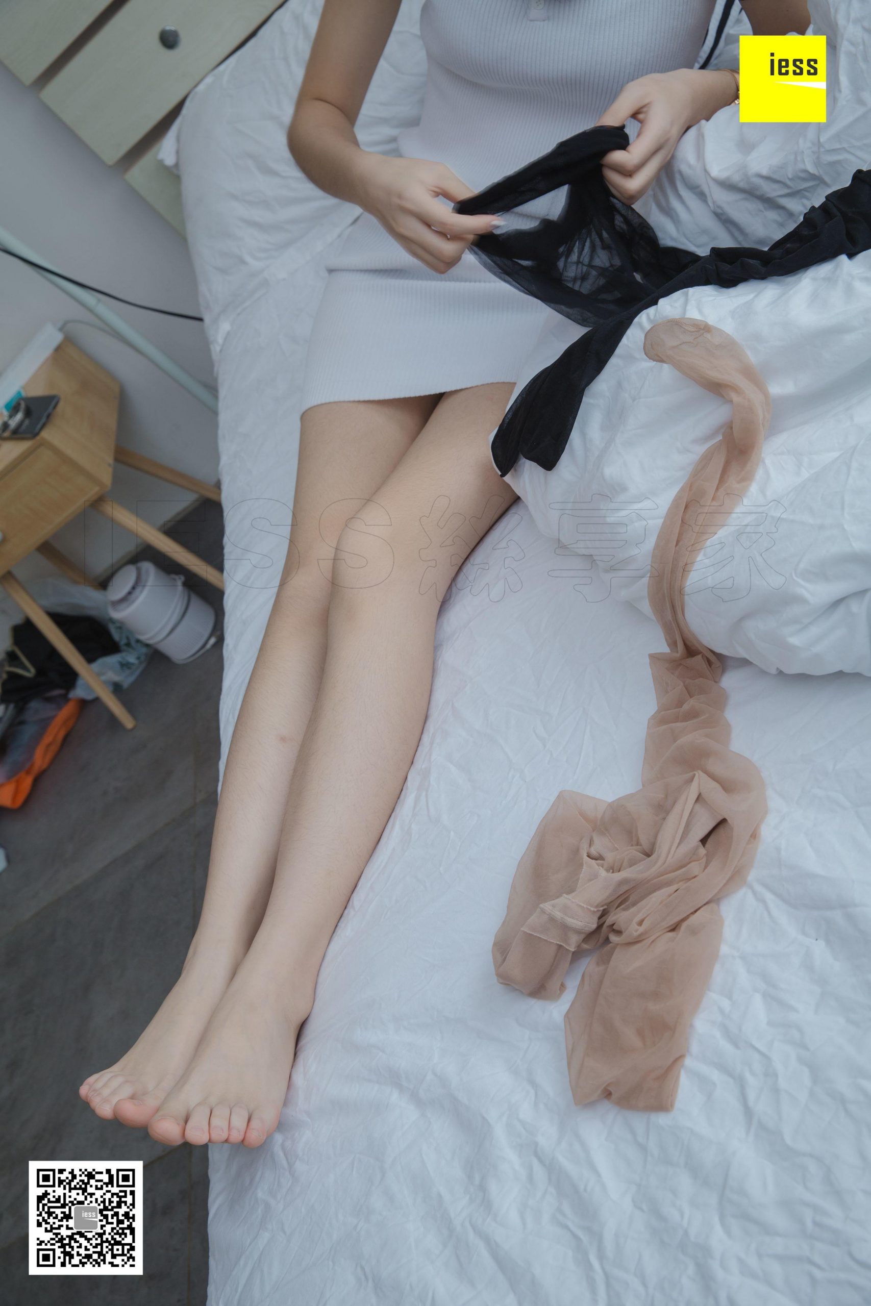 图片[1]-iess异思趣向 美女服装店主姗姗 篇二 高清丝袜美腿写真图95P-91美腿图片网