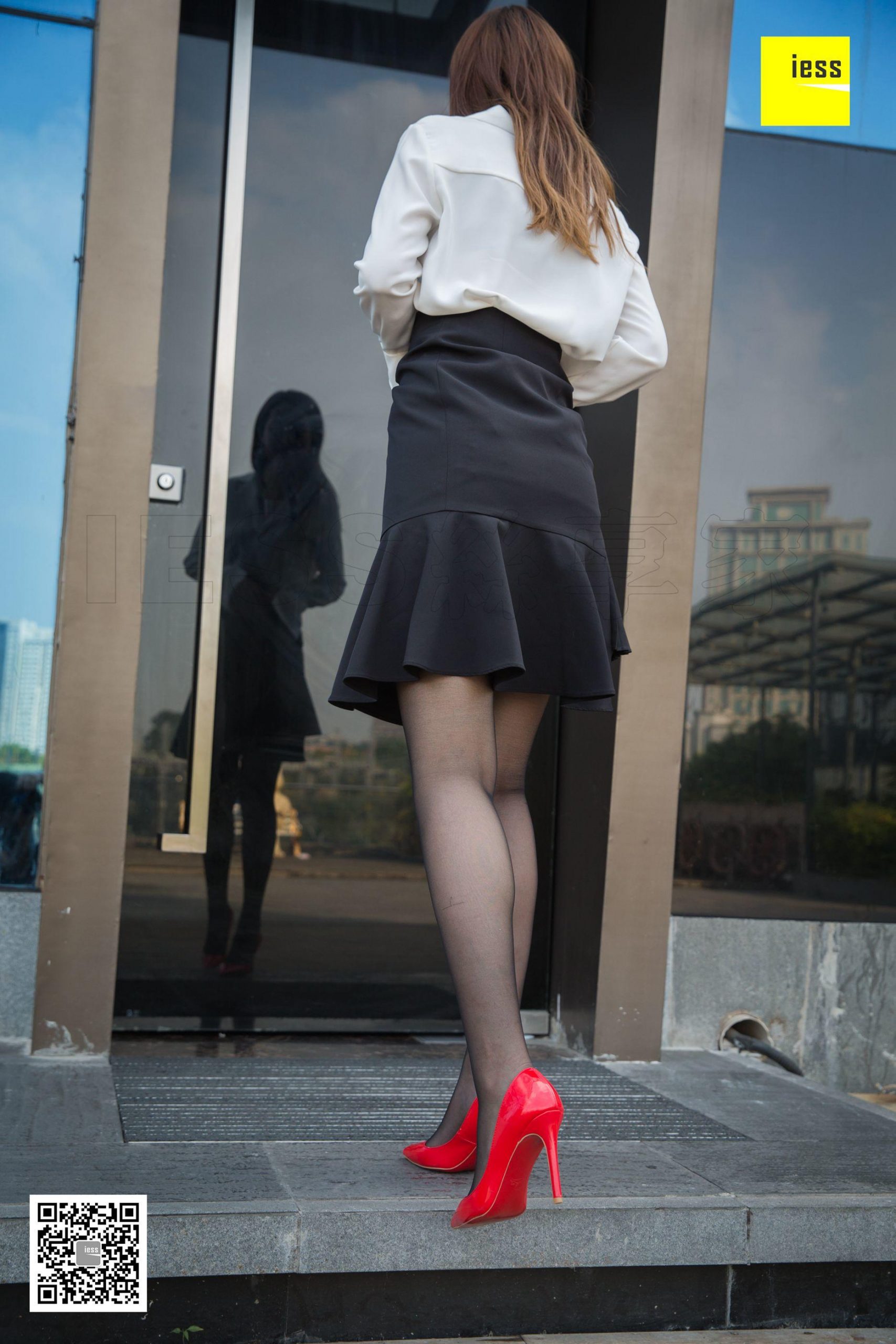 图片[33]-iess异思趣向 紫紫 被风吹乱的裙摆 高清丝袜美腿写真图87P-91美腿图片网