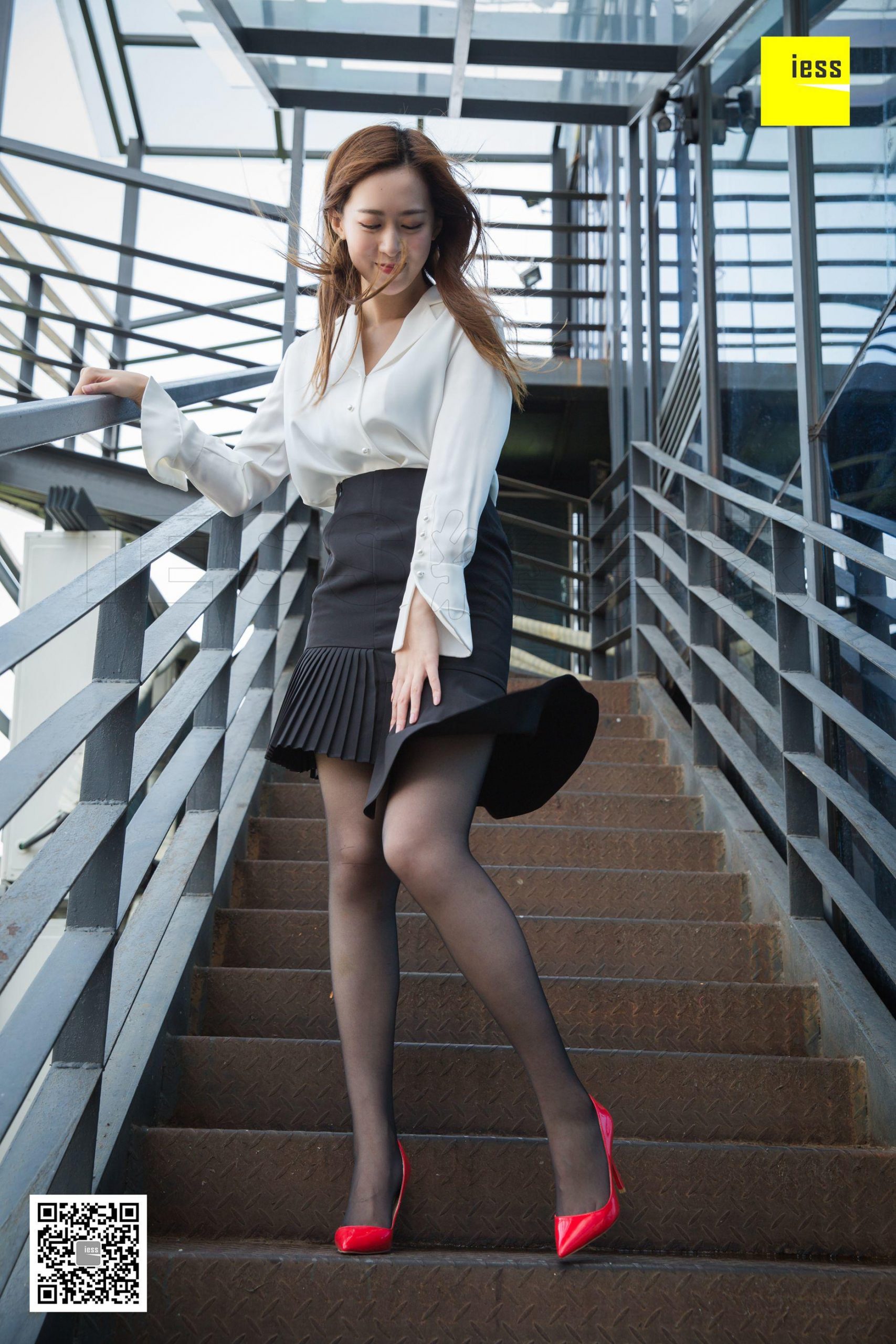 图片[43]-iess异思趣向 紫紫 被风吹乱的裙摆 高清丝袜美腿写真图87P-91美腿图片网