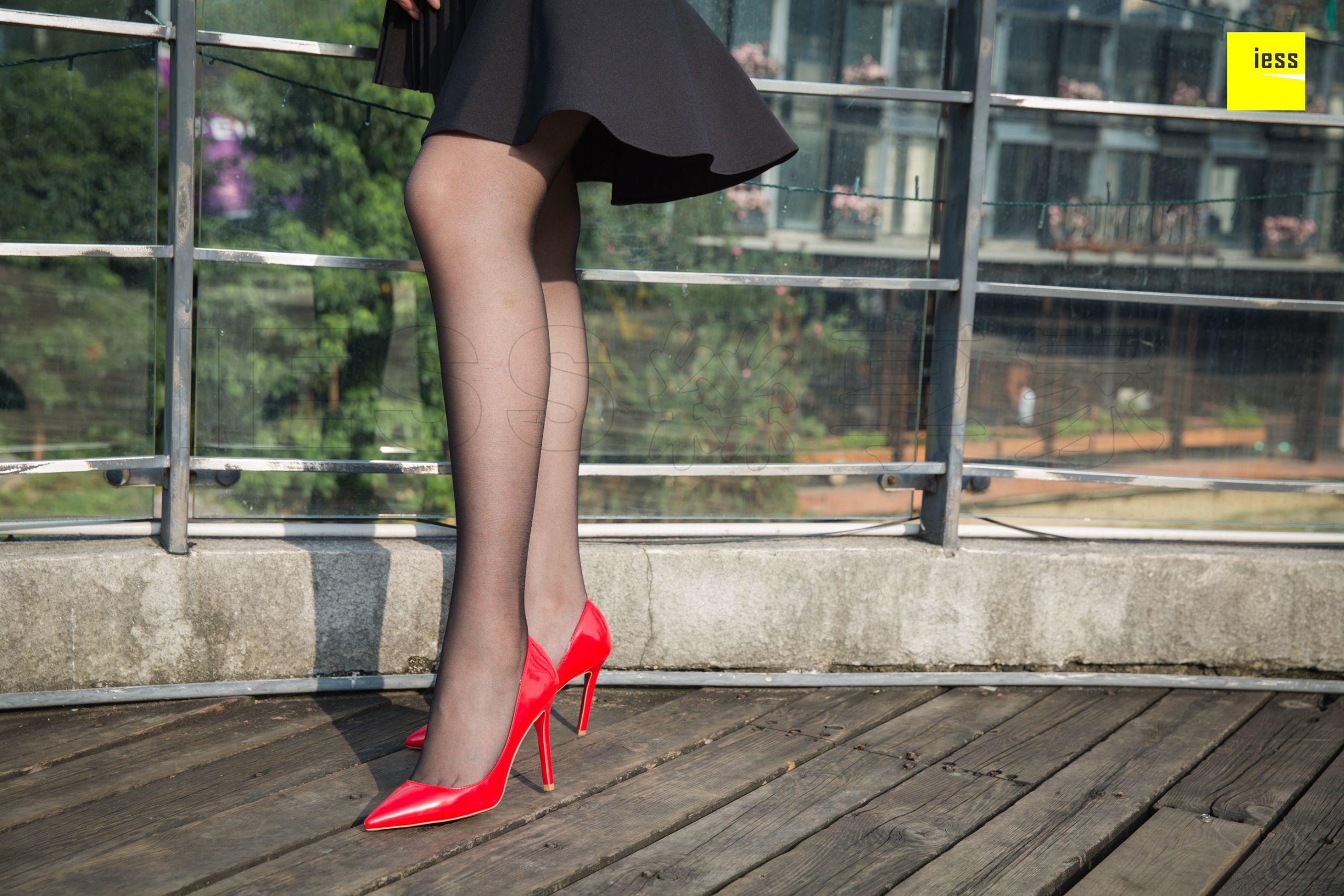 图片[58]-iess异思趣向 紫紫 被风吹乱的裙摆 高清丝袜美腿写真图87P-91美腿图片网