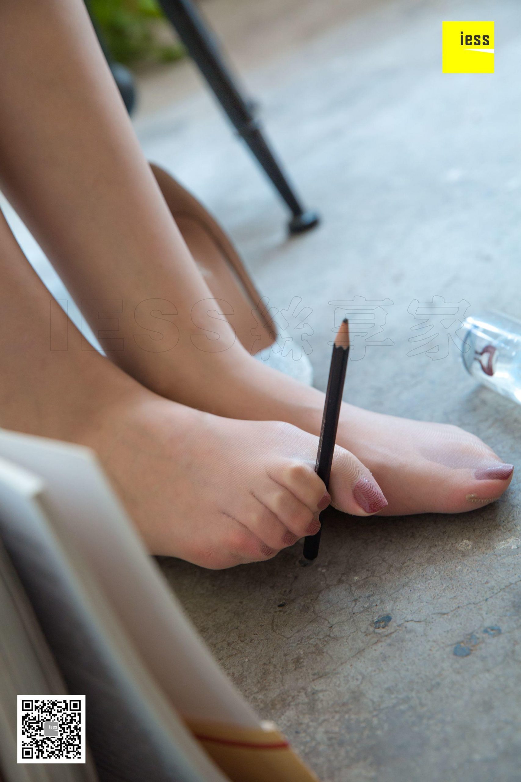 图片[64]-iess异思趣向 紫紫 穿肉丝画画 高清丝袜美腿写真图90P-91美腿图片网